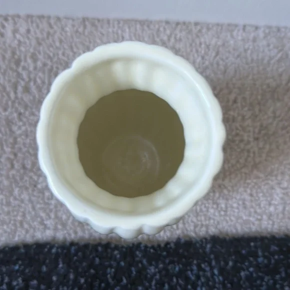 Vase - Picture 4 of 5